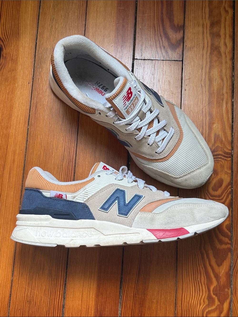 New Balance Men's Beige Navy Tan Accent Retro Sneakers